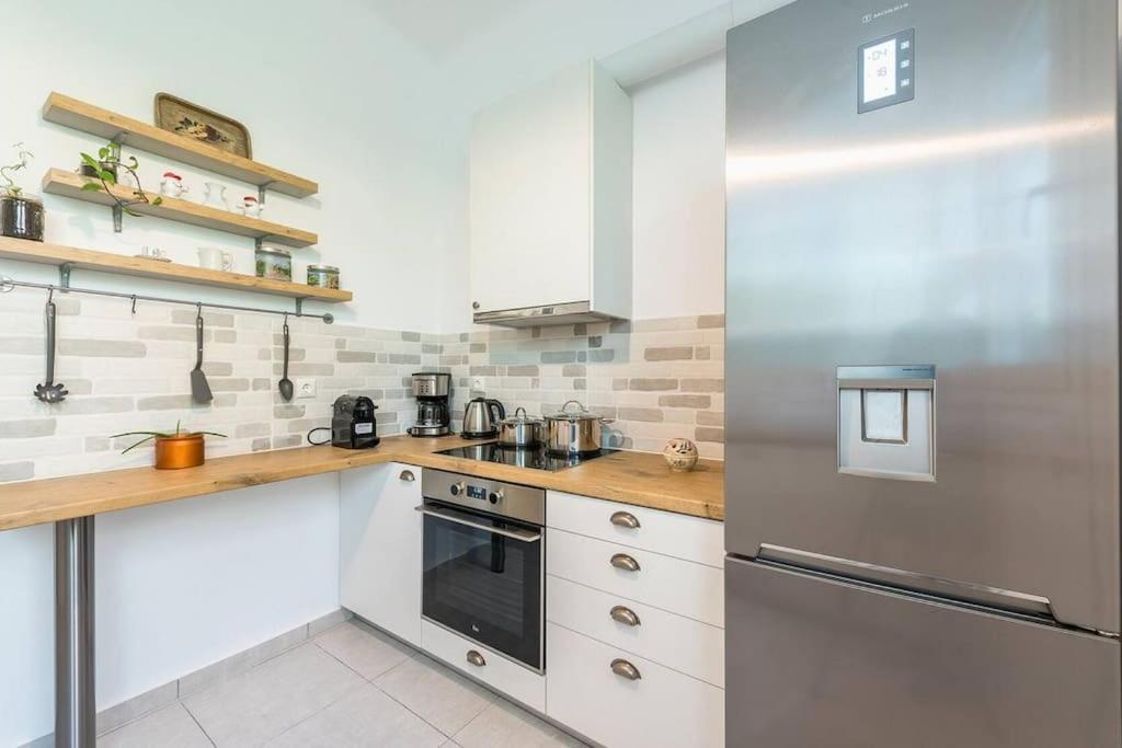 Casa Pamisou Near Attiki Metro Station Apartment เอเธนส์ ภายนอก รูปภาพ