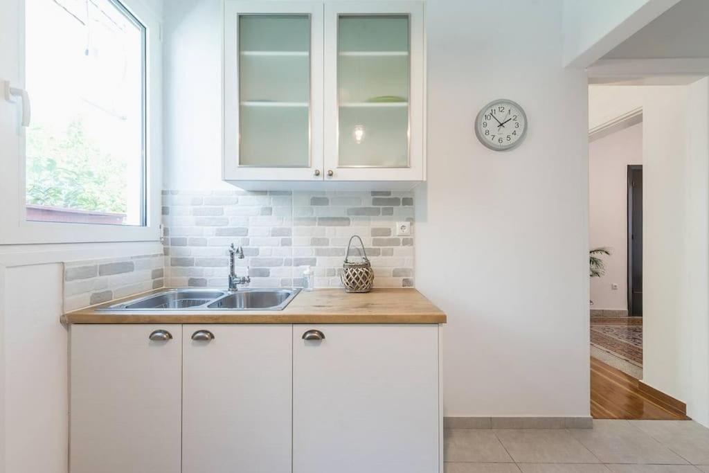 Casa Pamisou Near Attiki Metro Station Apartment เอเธนส์ ภายนอก รูปภาพ